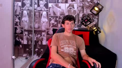 Snapshot of christian_foxx chatting on June 5, 2:12 pm Christian online show from June 5, 2:12 pm