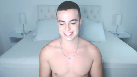 Snapshot of christiandiorx chatting on November 7, 3:39 am christiandiorx online show from November 7, 3:39 am