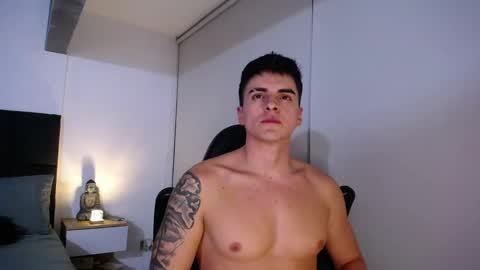 Snapshot of christianvalenzia chatting on November 7, 11:05 pm Christian online show from November 7, 11:05 pm