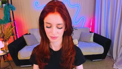 christinaconteeree online show from October 13, 8:20 pm