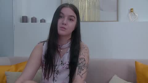 Snapshot of christinamilton chatting on January 8, 9:53 am Christina online show from January 8, 9:53 am