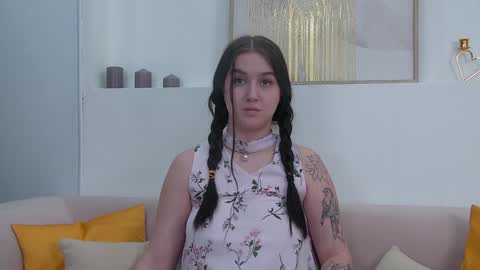 Snapshot of christinamilton chatting on January 8, 4:44 pm Christina online show from January 8, 4:44 pm