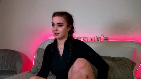 Snapshot of christinamilton chatting on February 18, 4:04 am Christina online show from February 18, 4:04 am