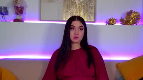 Christina online show from December 13, 7:53 pm