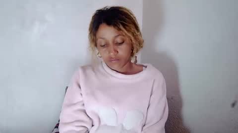 Snapshot of christine213 chatting on February 9, 8:11 am christine213 online show from February 9, 8:11 am