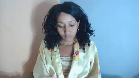 Snapshot of christine213 chatting on November 9, 6:33 am christine213 online show from November 9, 6:33 am