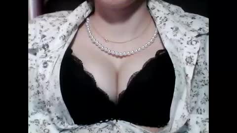 christine40211 online show from January 6, 8:28 pm