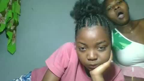 Snapshot of christine985 chatting on October 21, 7:09 am christine985 online show from October 21, 7:09 am