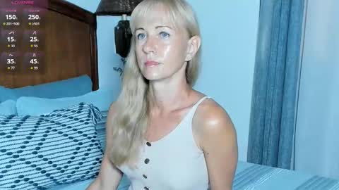 Snapshot of christine_35 chatting on October 25, 12:13 pm Christine - online show from October 25, 12:13 pm