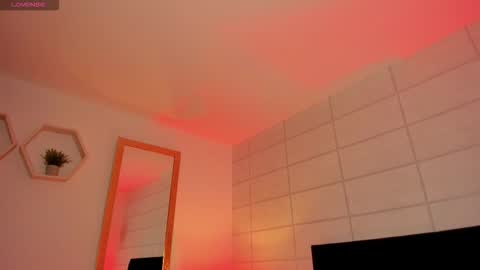 Christine  online show from November 13, 12:15 pm