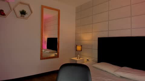 Christine  online show from February 13, 12:34 pm