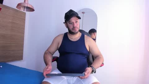 christopher_cruz_ online show from December 1, 8:36 pm