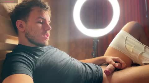 Christopher online show from April 22, 8:17 am