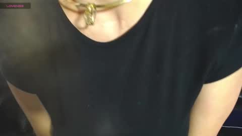 Snapshot of christtydiaz chatting on December 17, 10:27 pm Christy Diaz online show from December 17, 10:27 pm