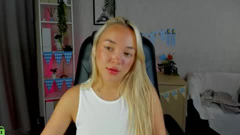 hristy3 online show from September 29, 11:53 pm