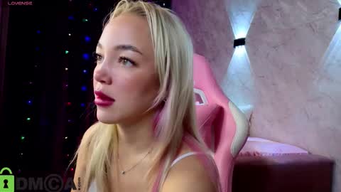 hristy3 online show from November 26, 12:33 am