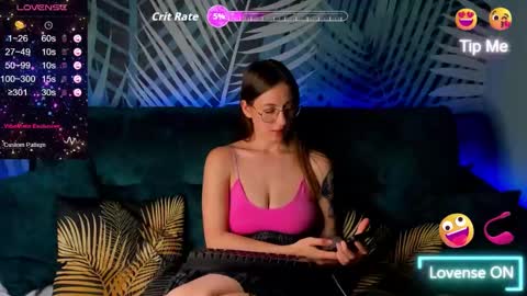 Snapshot of christycrayme chatting on October 2, 1:01 am ChristyCrayme online show from October 2, 1:01 am