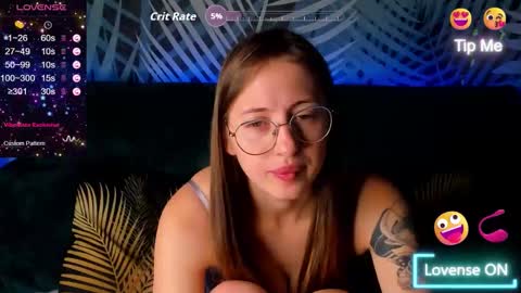 Snapshot of christycrayme chatting on October 16, 1:28 am ChristyCrayme online show from October 16, 1:28 am