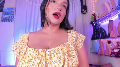 Snapshot of christymilk1 chatting on February 9, 12:39 am christy online show from February 9, 12:39 am