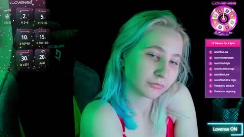 Snapshot of christyw3b chatting on November 9, 4:27 pm christyw3b online show from November 9, 4:27 pm