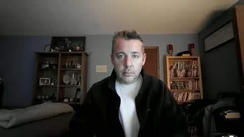 Snapshot of chrisw8121670385 chatting on February 9, 2:15 am Chris online show from February 9, 2:15 am