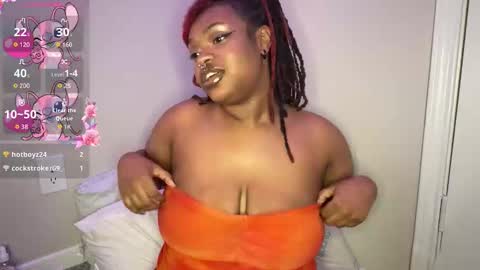 Snapshot of chubbeedweeb chatting on October 23, 4:01 am EmberEssence online show from October 23, 4:01 am