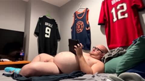 chubby10778 online show from December 5, 6:22 am