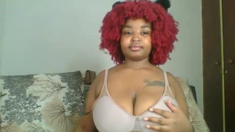 Snapshot of chubby_princess2 chatting on September 27, 9:47 am chubby_princess2 online show from September 27, 9:47 am