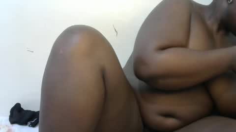 Snapshot of chubby_queenie07 chatting on September 30, 9:58 am DivaDee online show from September 30, 9:58 am