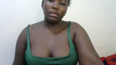 Snapshot of chubby_queenie07 chatting on October 3, 11:24 pm DivaDee online show from October 3, 11:24 pm