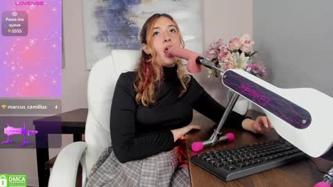 Snapshot of chubby_vaniie_ chatting on December 18, 8:14 pm Vanesa online show from December 18, 8:14 pm
