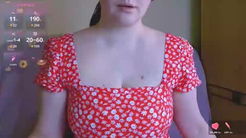 Snapshot of chubbymaia chatting on February 16, 9:26 am Maia online show from February 16, 9:26 am