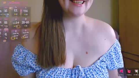 Snapshot of chubbymaia chatting on March 12, 9:12 am Maia online show from March 12, 9:12 am