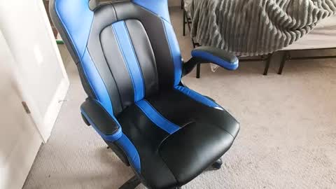 Snapshot of chuck0781 chatting on January 10, 4:51 pm chuck online show from January 10, 4:51 pm