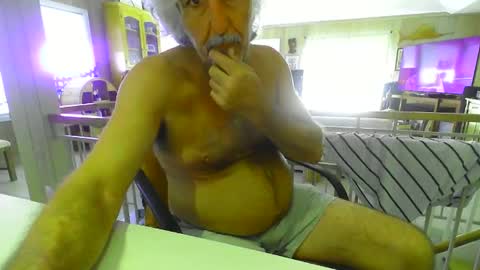 chuck354139 online show from December 6, 8:51 pm