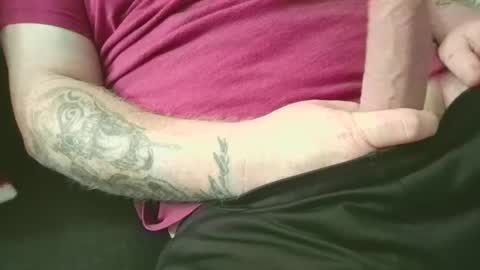 Snapshot of chuckd306 chatting on October 7, 5:21 pm chuckd306 online show from October 7, 5:21 pm