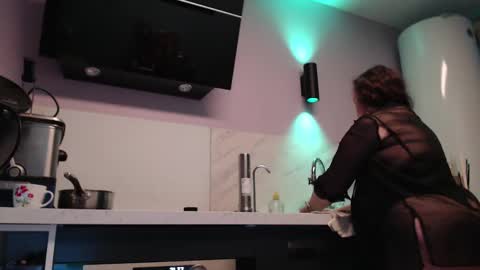 Snapshot of chwerry_b0 chatting on January 23, 8:35 pm Jessica online show from January 23, 8:35 pm