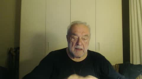 Snapshot of ciaoamoremio4 chatting on November 16, 2:22 pm ciaoamoremio4 online show from November 16, 2:22 pm