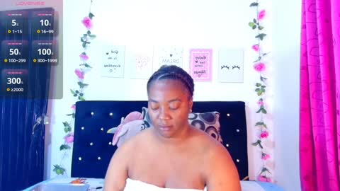 Snapshot of ciaraebonyxxx chatting on December 20, 10:27 am ciaraebonyxxx online show from December 20, 10:27 am