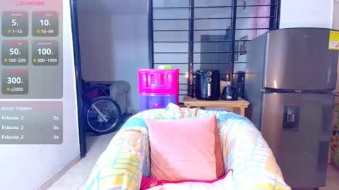 Snapshot of ciaraebonyxxx chatting on February 15, 8:11 am ciaraebonyxxx online show from February 15, 8:11 am