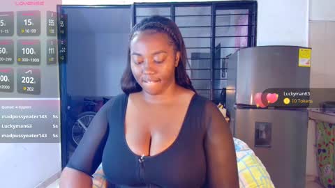 Snapshot of ciaraebonyxxx chatting on March 2, 1:47 am ciaraebonyxxx online show from March 2, 1:47 am