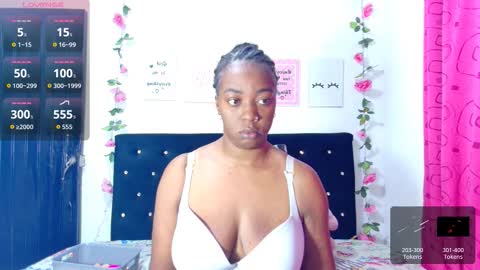 Snapshot of ciaraebonyxxx chatting on October 7, 8:44 am ciaraebonyxxx online show from October 7, 8:44 am