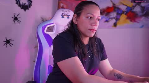 Snapshot of cielo_andrade chatting on October 18, 12:57 am Cielo online show from October 18, 12:57 am