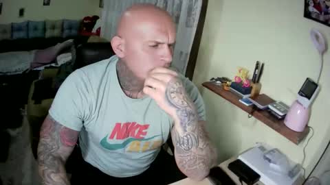 cikakure16081976 online show from January 12, 6:05 pm