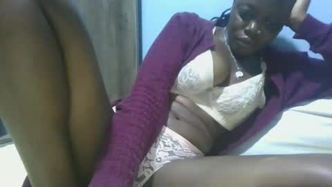 Snapshot of cilia_petite chatting on January 24, 2:18 am cilia petite online show from January 24, 2:18 am