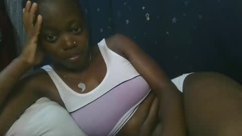 Snapshot of cilia_petite chatting on March 6, 12:21 am cilia petite online show from March 6, 12:21 am