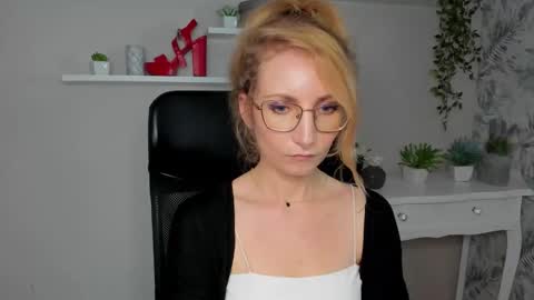 Cinderella online show from March 11, 7:03 am