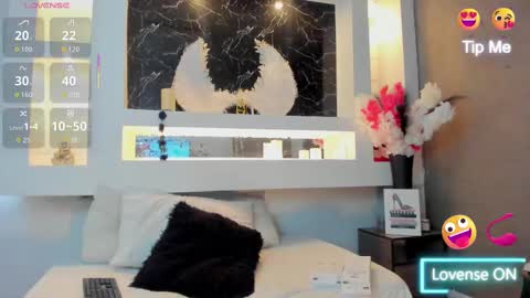 Cinthya  online show from October 3, 12:13 pm