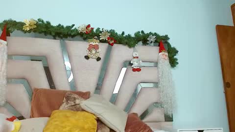 Snapshot of cintia_hills chatting on December 21, 11:44 am Cintia Hills online show from December 21, 11:44 am