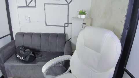 Snapshot of cintiacolins chatting on February 22, 4:51 pm CintiaCollins online show from February 22, 4:51 pm